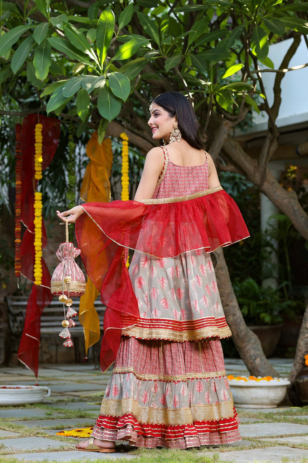 Sleeveless Kurti With Pant – Weaves To Wear – The Weaves of Banaras